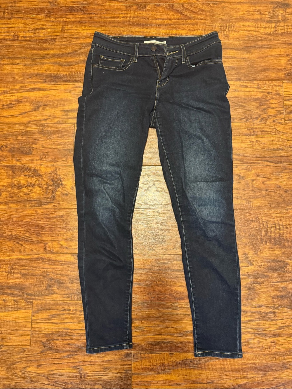 Levi’s Women’s Dark Wash Skinny Jeans